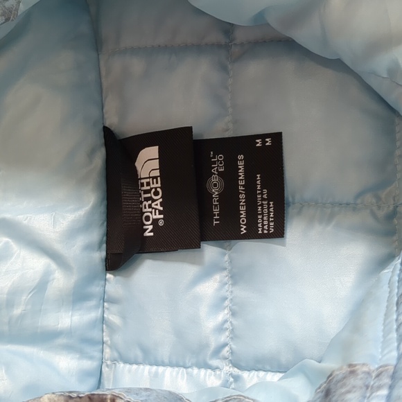 The North Face Thermoball Puffer Jacket - Picture 4 of 11